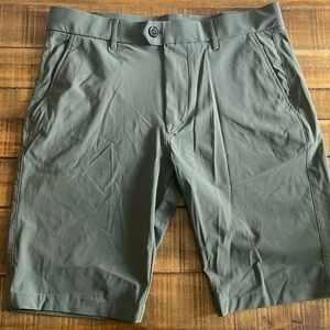 Greyson men’s golf shorts size 32